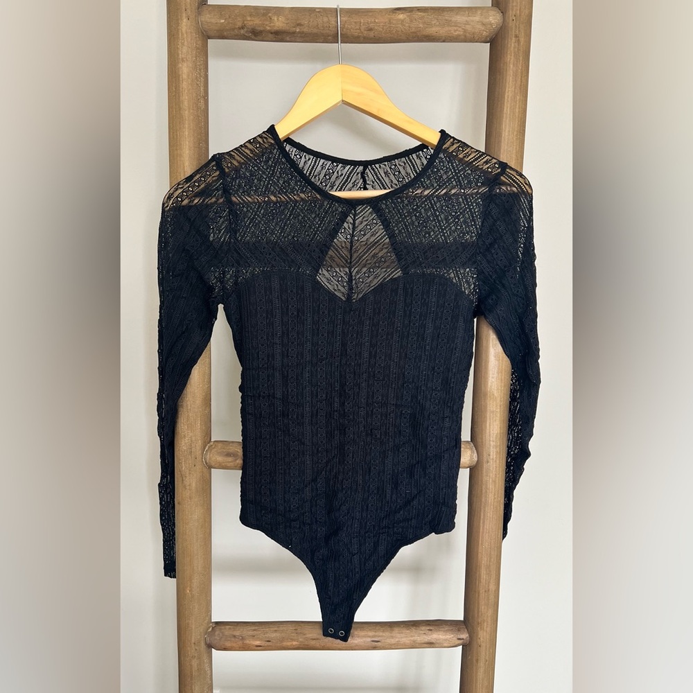 Abercrombie & Fitch - Black lace sweetheart neckline bodysuit Size Small